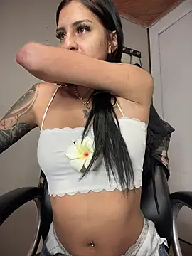 Hilary pink10 online show from 11-23-25, 02:33