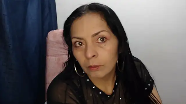 Paolahotty online show from 01-07-26, 01:08