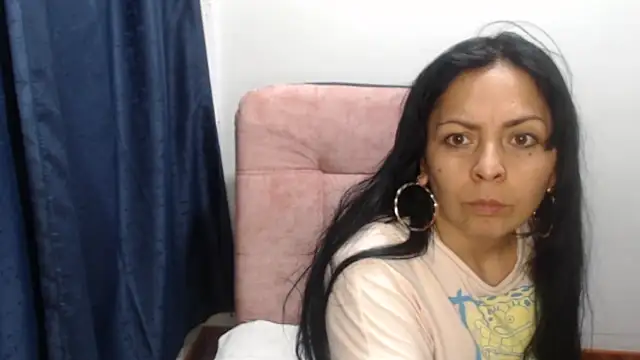 Snapshot of Paolahotty chatting on 01-18-26, 10:24 Paolahotty online show from 01-18-26, 10:24