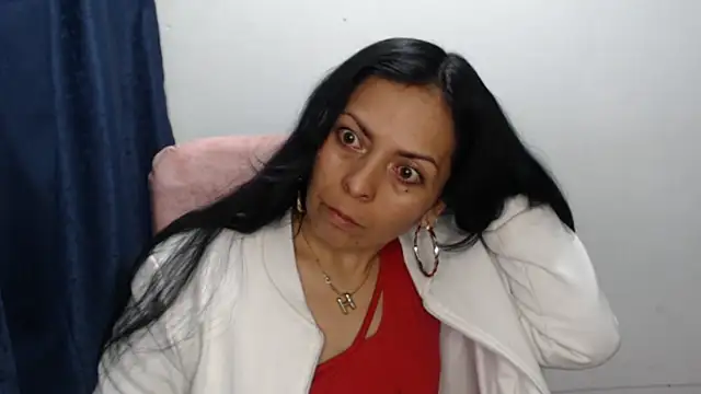 Snapshot of Paolahotty chatting on 02-18-26, 12:06 Paolahotty online show from 02-18-26, 12:06