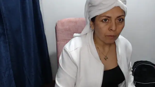 Snapshot of Paolahotty chatting on 02-19-26, 02:40 Paolahotty online show from 02-19-26, 02:40