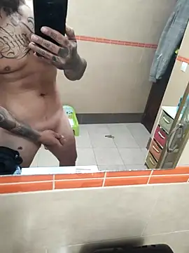 Snapshot of ParejaOcultaXX chatting on 12-15-25, 03:16 ParejaOcultaXX online show from 12-15-25, 03:16