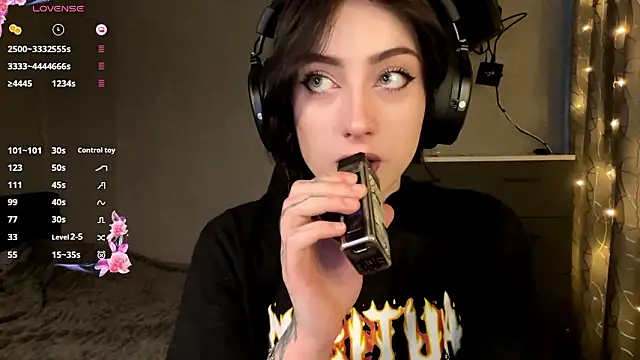 Meowluly online show from 02-04-26, 09:42