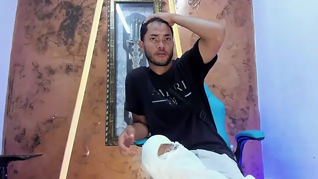 hot guy sweet online show from 11-23-25, 07:35