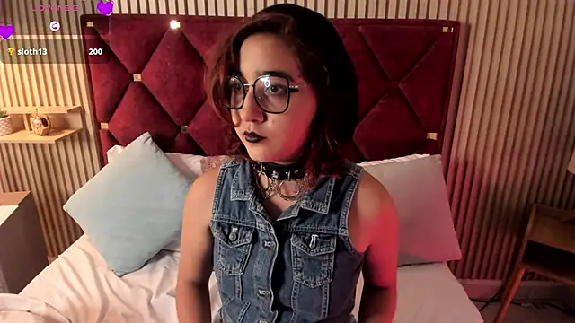 Kiri Velvet online show from 04-16-26, 09:39