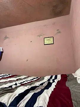 Snapshot of maxitravieso chatting on 11-24-25, 05:01 maxitravieso online show from 11-24-25, 05:01