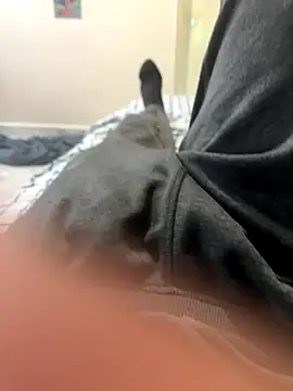 Snapshot of EduLpez chatting on 11-25-25, 05:57 EduLpez online show from 11-25-25, 05:57