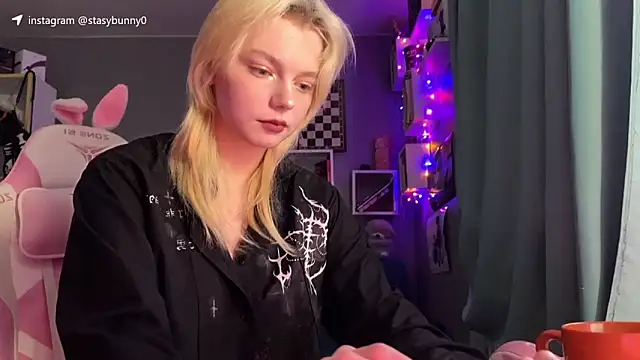 Snapshot of KittyLarva chatting on 01-07-26, 05:21 KittyLarva online show from 01-07-26, 05:21