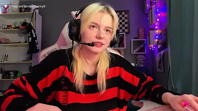 Snapshot of KittyLarva chatting on 01-09-26, 08:50 KittyLarva online show from 01-09-26, 08:50