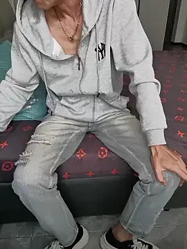 micai fengbei online show from 11-26-25, 06:47