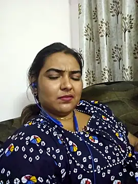 Tamil Smiley Queen online show from 11-25-25, 09:59