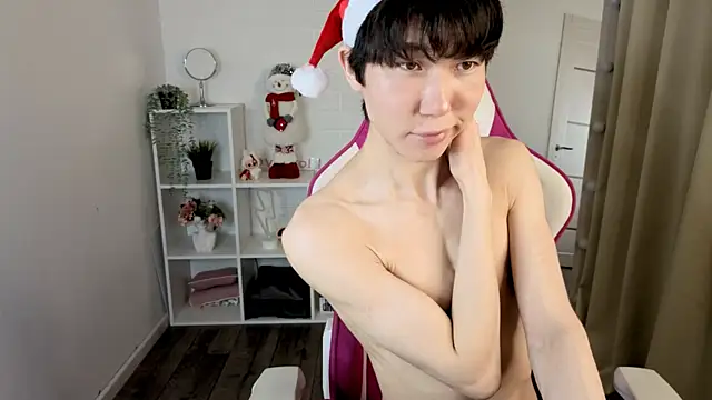 YugoAsian online show from 12-21-25, 07:48