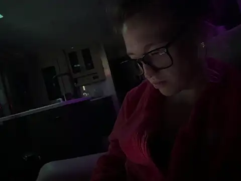 cuddlebug2025 online show from 11-24-25, 04:07