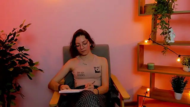 DaynaYarde online show from 11-25-25, 10:48