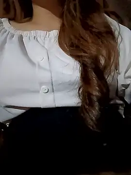 Snapshot of NariShow chatting on 01-12-26, 02:33 NariShow online show from 01-12-26, 02:33