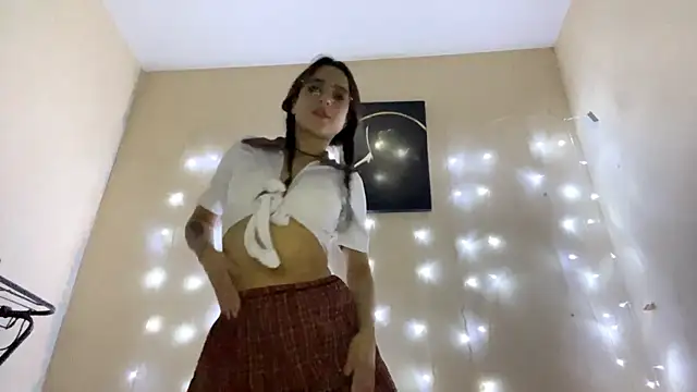 Snapshot of Kerrifan chatting on 11-25-25, 05:35 Kerrifan online show from 11-25-25, 05:35