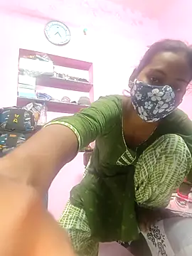 Snapshot of Hot_Naira_ chatting on 11-28-25, 01:47 Hot Naira online show from 11-28-25, 01:47