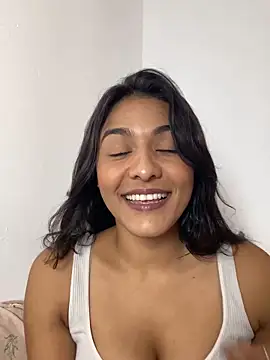 Snapshot of Laurapocahontas chatting on 11-25-25, 07:03 Laurapocahontas online show from 11-25-25, 07:03