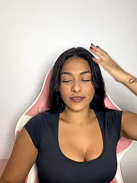 Snapshot of Laurapocahontas chatting on 11-29-25, 11:30 Laurapocahontas online show from 11-29-25, 11:30