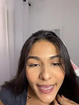 Snapshot of Laurapocahontas chatting on 12-01-25, 07:30 Laurapocahontas online show from 12-01-25, 07:30