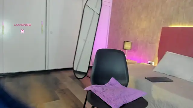 Snapshot of lilith_3r chatting on 11-25-25, 11:54 lilith 3r online show from 11-25-25, 11:54