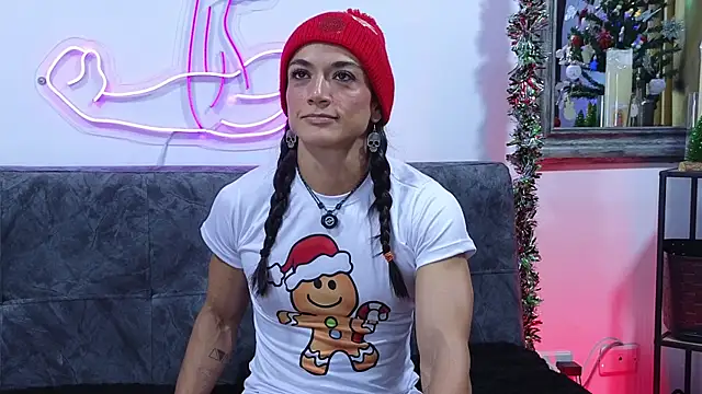 MightyLaura1 online show from 12-22-25, 11:13