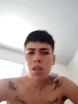 Snapshot of Estewar27 chatting on 11-25-25, 01:55 Estewar27 online show from 11-25-25, 01:55