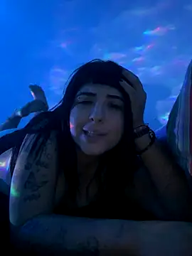 Snapshot of lolamuamua chatting on 11-25-25, 10:15 lolamuamua online show from 11-25-25, 10:15