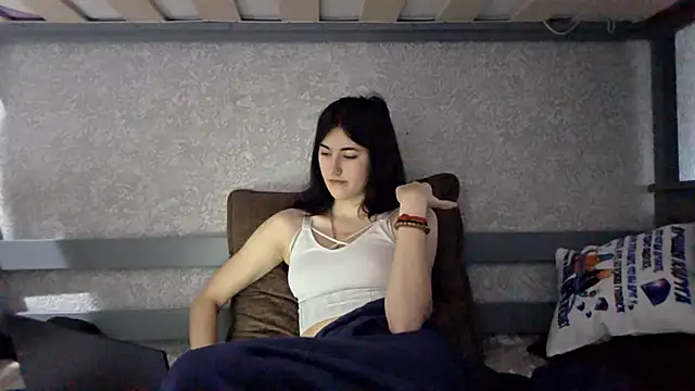 StarYeadon online show from 12-17-25, 05:35