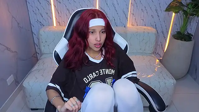 Saphire Tx online show from 12-14-25, 01:05