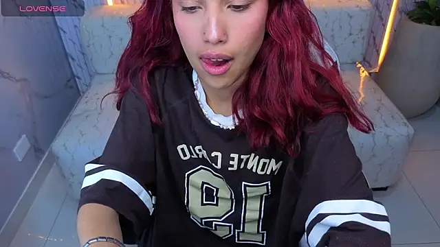 Saphire Tx online show from 12-22-25, 01:30