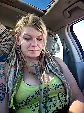 Snapshot of Horny_hippie chatting on 10-15-25, 06:41 Horny hippie online show from 10-15-25, 06:41