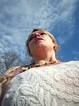 Snapshot of Horny_hippie chatting on 11-20-25, 07:57 Horny hippie online show from 11-20-25, 07:57