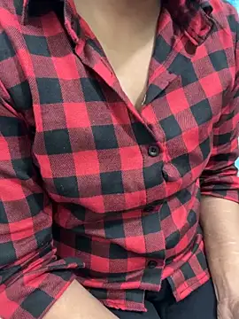 Snapshot of Juliekhan_98 chatting on 11-29-25, 08:39 Juliekhan 98 online show from 11-29-25, 08:39