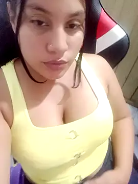 ZoeLove2 online show from 12-19-25, 01:01