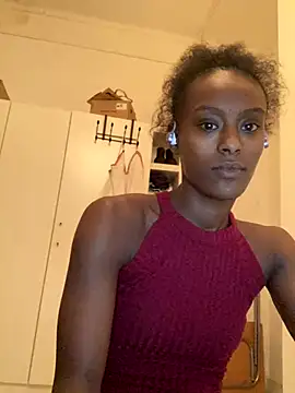    Hannah    online show from 11-28-25, 05:37