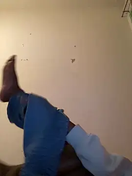    Hannah    online show from 12-19-25, 07:48