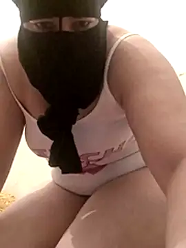 Snapshot of JinanXXX chatting on 11-25-25, 09:04 JinanXXX online show from 11-25-25, 09:04