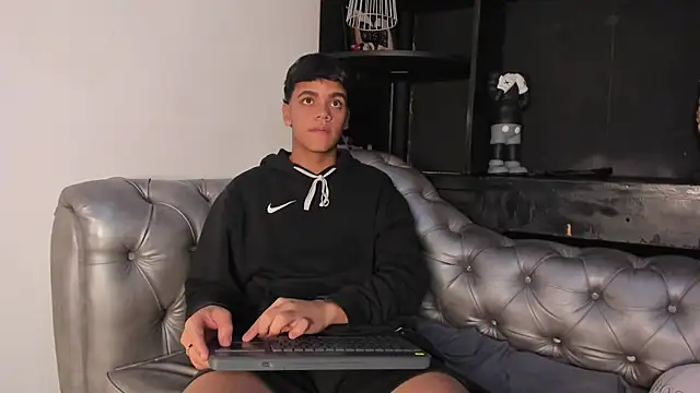 Isaac Collins  online show from 11-29-25, 08:45