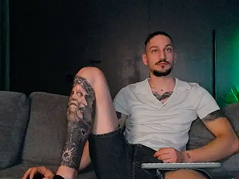 Snapshot of huntingod chatting on 11-29-25, 03:42 huntingod online show from 11-29-25, 03:42