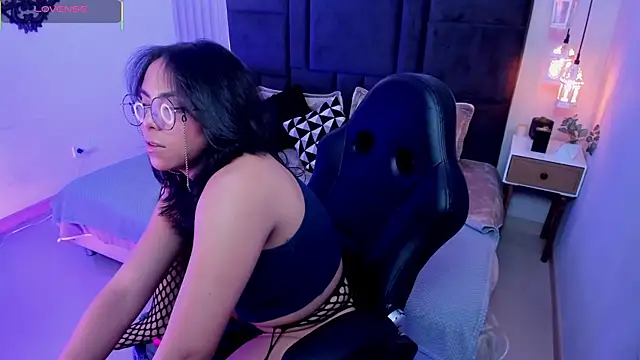 Snapshot of Scarlett_musik chatting on 02-12-26, 04:40 Scarlett musik online show from 02-12-26, 04:40