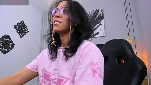 Snapshot of Scarlett_musik chatting on 02-28-26, 05:08 Scarlett musik online show from 02-28-26, 05:08