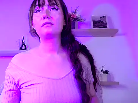 tiffanyrose03 online show from 01-08-26, 08:55