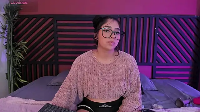 luna cute   online show from 02-04-26, 07:53