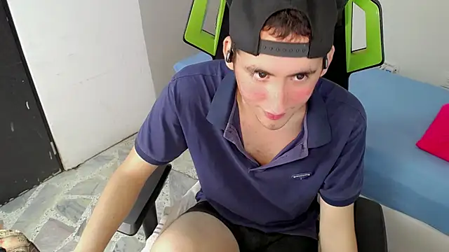 Snapshot of Fernan_flow chatting on 11-29-25, 02:58 Fernan flow online show from 11-29-25, 02:58