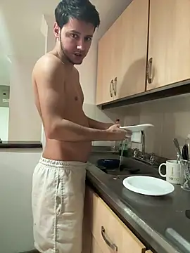 Snapshot of RicoValen chatting on 02-22-26, 01:29 RicoValen online show from 02-22-26, 01:29