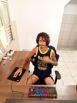 Snapshot of theyllorwillian chatting on 11-28-25, 10:29 theyllorwillian online show from 11-28-25, 10:29