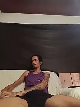 Snapshot of theyllorwillian chatting on 12-15-25, 12:31 theyllorwillian online show from 12-15-25, 12:31