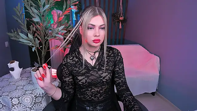 Snapshot of HyileyClark chatting on 03-07-26, 05:26 HyileyClark online show from 03-07-26, 05:26