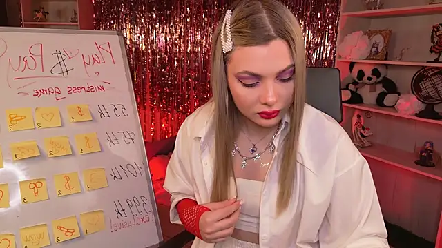 Snapshot of HyileyClark chatting on 04-10-26, 09:47 HyileyClark online show from 04-10-26, 09:47